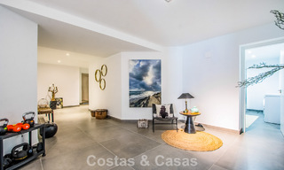 Hedendaagse Mediterrane, luxevilla met panoramisch berg- en zeezicht te koop in Oost Marbella 776877 