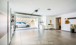 Hedendaagse Mediterrane, luxevilla met panoramisch berg- en zeezicht te koop in Oost Marbella 776878 