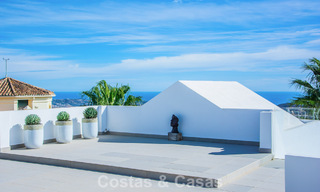 Hedendaagse Mediterrane, luxevilla met panoramisch berg- en zeezicht te koop in Oost Marbella 776899 