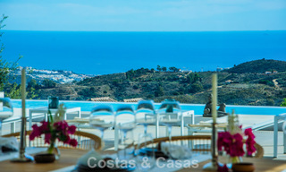 Hedendaagse Mediterrane, luxevilla met panoramisch berg- en zeezicht te koop in Oost Marbella 776908 