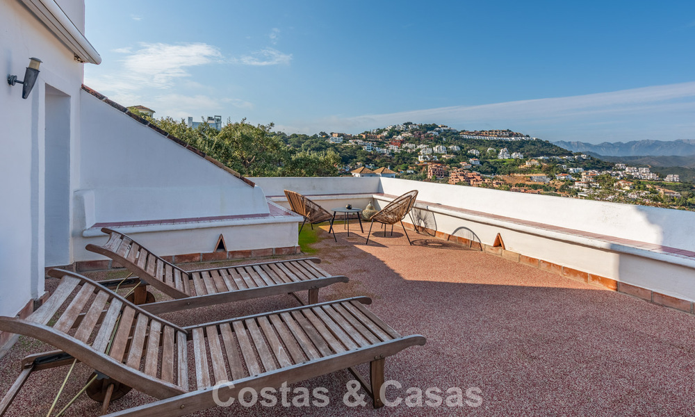Spaanse hacienda stijl villa met spectaculaire vergezichten te koop in een natuurlijke setting ten oosten van Marbella centrum 776911