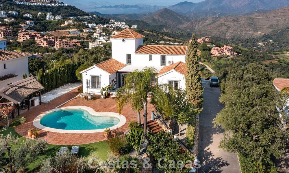 Spaanse hacienda stijl villa met spectaculaire vergezichten te koop in een natuurlijke setting ten oosten van Marbella centrum 776929