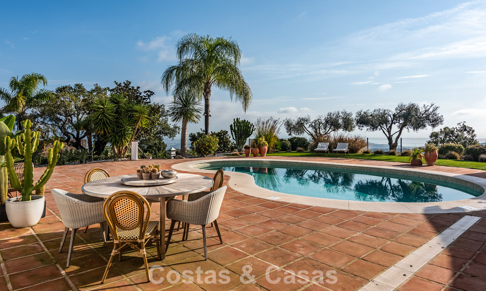 Spaanse hacienda stijl villa met spectaculaire vergezichten te koop in een natuurlijke setting ten oosten van Marbella centrum 776930