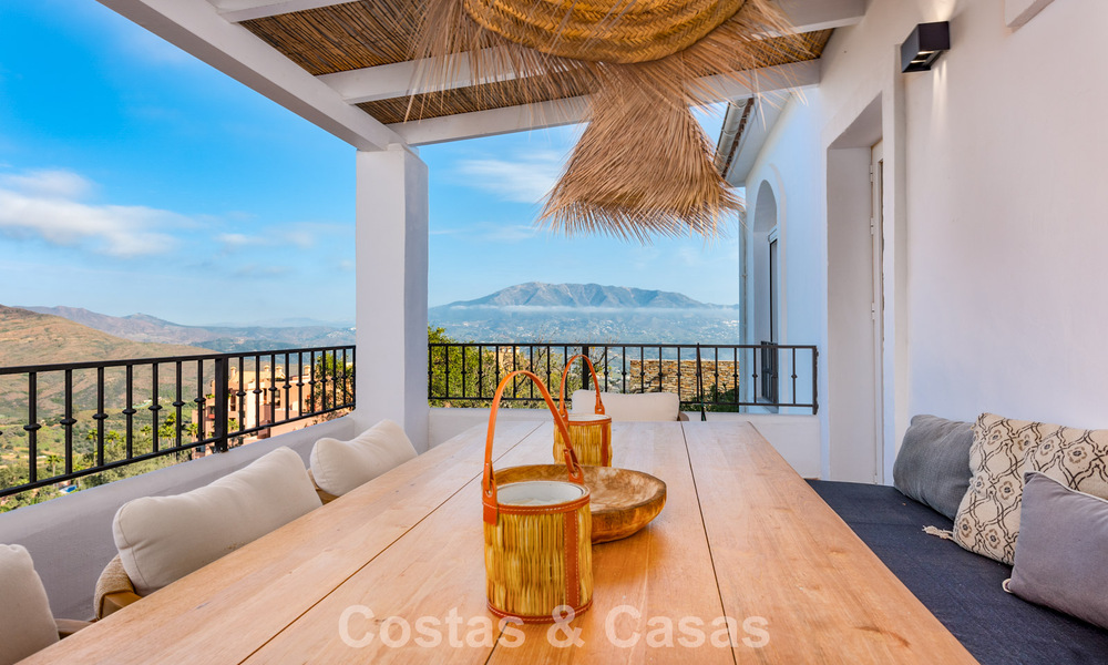 Spaanse hacienda stijl villa met spectaculaire vergezichten te koop in een natuurlijke setting ten oosten van Marbella centrum 776932