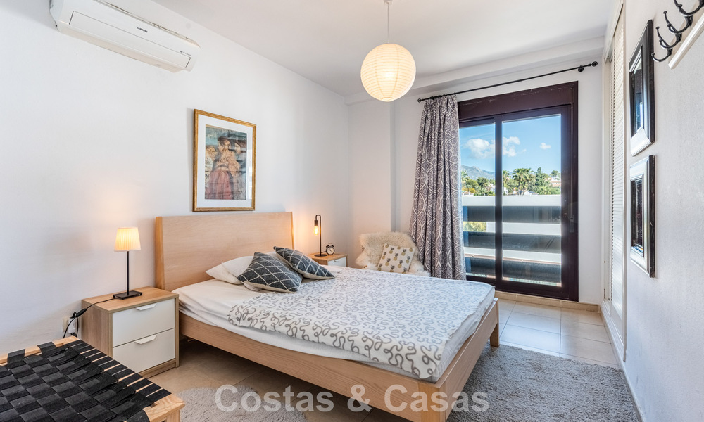 Duplex penthouse te koop op loopafstand van alle voorzieningen en Puerto Banus in Nueva Andalucia, Marbella 777343