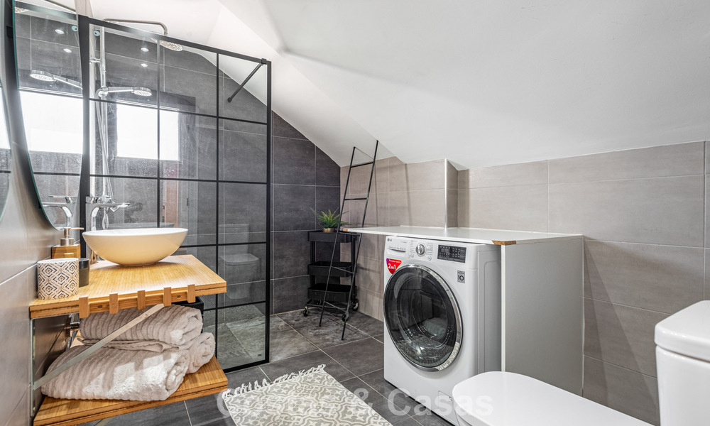 Duplex penthouse te koop op loopafstand van alle voorzieningen en Puerto Banus in Nueva Andalucia, Marbella 777351