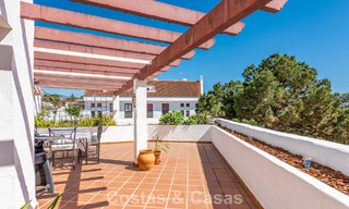 Duplex penthouse te koop op loopafstand van alle voorzieningen en Puerto Banus in Nueva Andalucia, Marbella 777367 