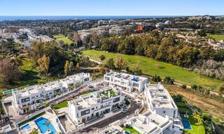 Luxueuze, moderne halfvrijstaande villa te koop dicht bij alle voorzieningen in Guadalmina en San Pedro, Marbella 777309 