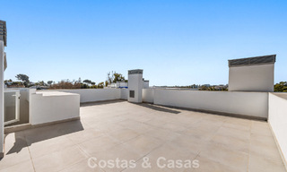 Luxueuze, moderne halfvrijstaande villa te koop dicht bij alle voorzieningen in Guadalmina en San Pedro, Marbella 777318 