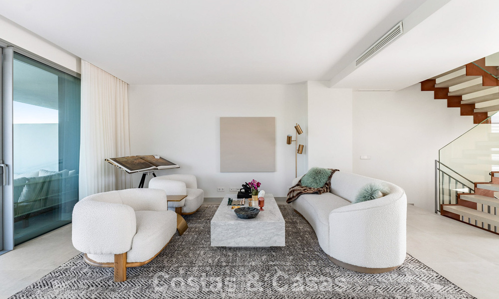 Luxueuze, moderne halfvrijstaande villa te koop dicht bij alle voorzieningen in Guadalmina en San Pedro, Marbella 777325