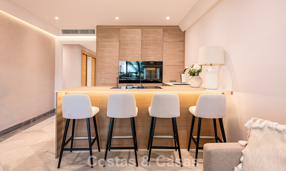 Gerenoveerd luxe appartement te koop in Gran Marbella aan het strand op de Golden Mile / Centrum van Marbella 777180