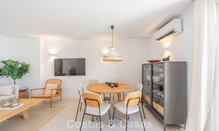 Gerenoveerd duplex penthouse te koop op loopafstand van alle voorzieningen en Puerto Banus in Nueva Andalucia, Marbella 777377 