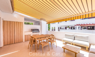 Gerenoveerd duplex penthouse te koop op loopafstand van alle voorzieningen en Puerto Banus in Nueva Andalucia, Marbella 777384 