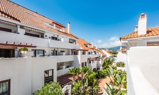 Gerenoveerd duplex penthouse te koop op loopafstand van alle voorzieningen en Puerto Banus in Nueva Andalucia, Marbella 777385 