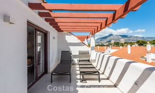 Gerenoveerd duplex penthouse te koop op loopafstand van alle voorzieningen en Puerto Banus in Nueva Andalucia, Marbella 777386 