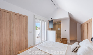Gerenoveerd duplex penthouse te koop op loopafstand van alle voorzieningen en Puerto Banus in Nueva Andalucia, Marbella 777391 