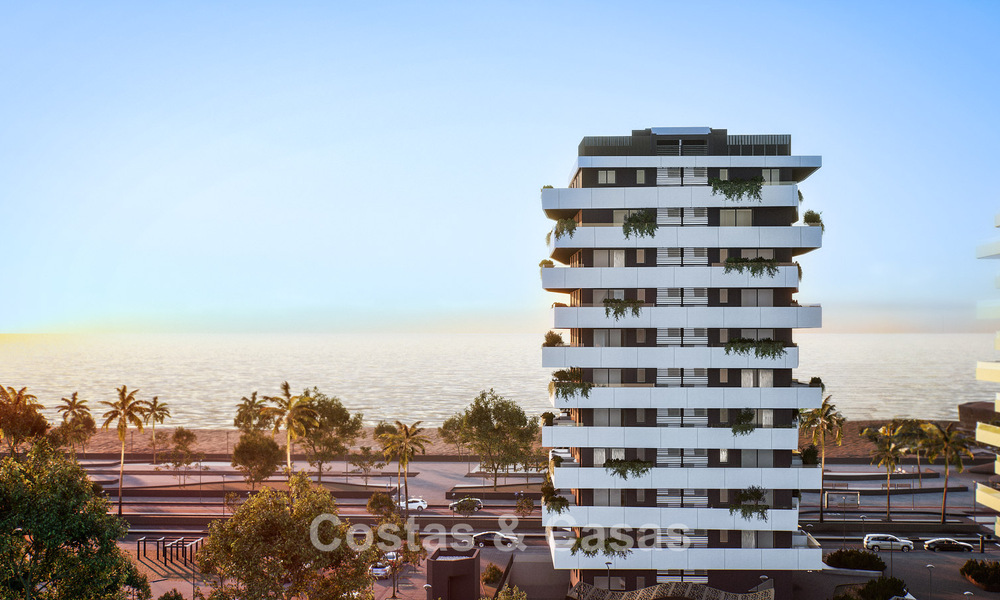 6 luxueuze duplex penthouses met open zeezicht te koop direct aan de strandboulevard van Malaga centrum 777528