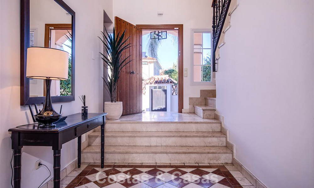 Mediterrane villa te koop op loopafstand van het strand en voorzieningen in Guadalmina Baja - San Pedro, Marbella 777492