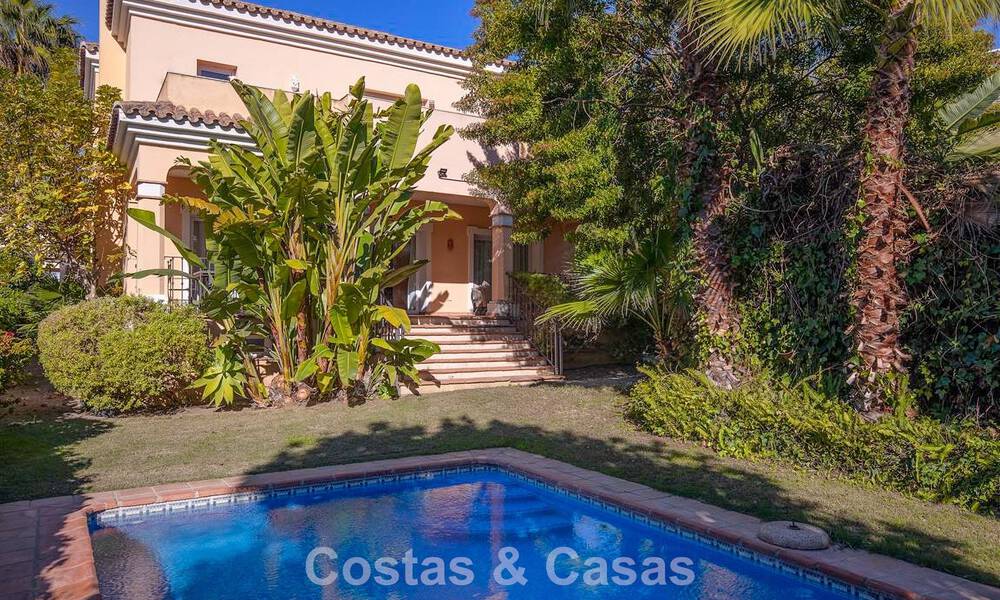 Mediterrane villa te koop op loopafstand van het strand en voorzieningen in Guadalmina Baja - San Pedro, Marbella 777493