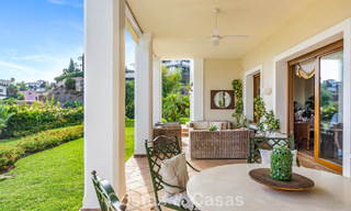 Ruime, Andalusische villa met panoramisch zeezicht te koop in vijfsterren golfresort in Marbella - Benahavis 777462 