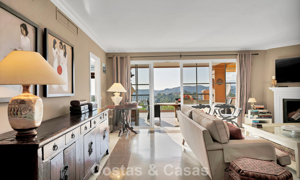 Ruim appartement met panoramisch uitzicht te koop in Marbella - Benahavis 777641