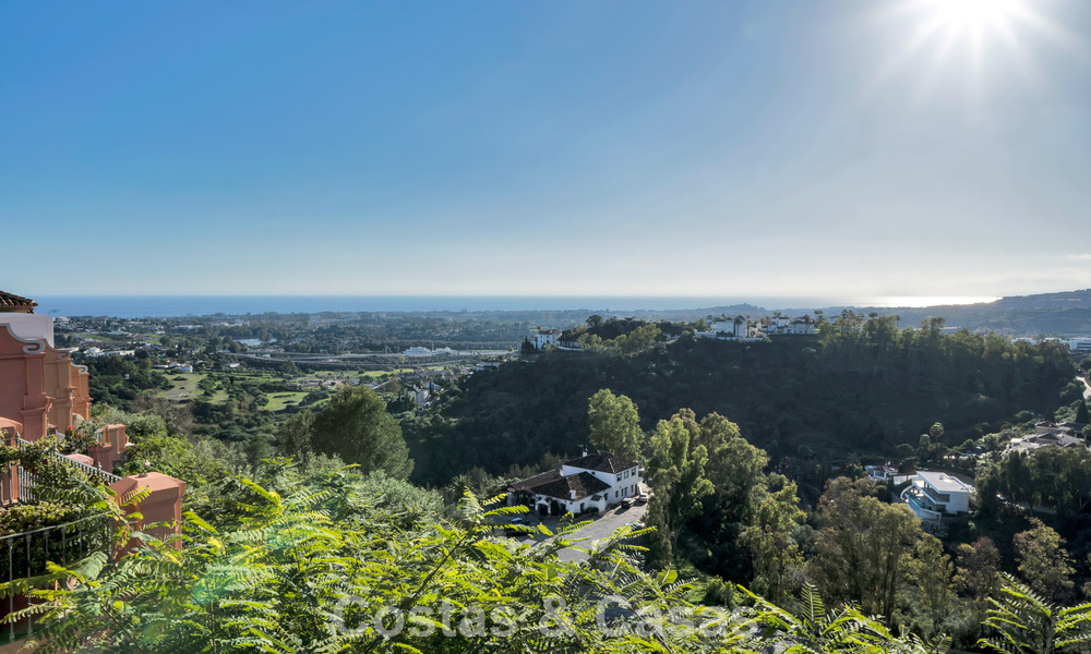 Ruim appartement met panoramisch uitzicht te koop in Marbella - Benahavis 777661