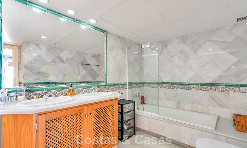 Ruim appartement met panoramisch uitzicht te koop in Marbella - Benahavis 777667