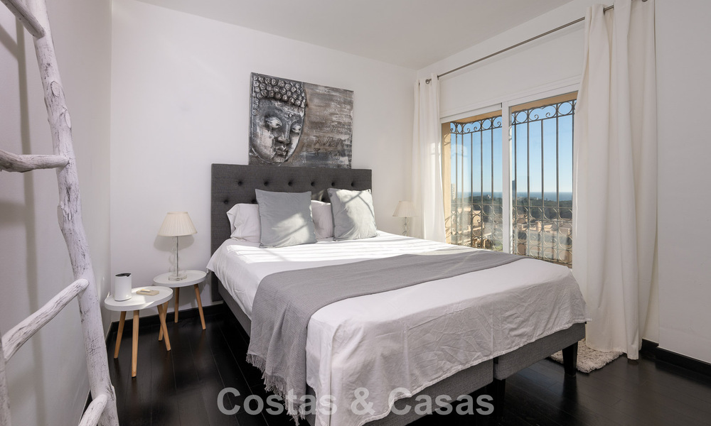 Prachtig duplex penthouse te koop, op loopafstand van voorzieningen en het strand in Elviria, Marbella 777775