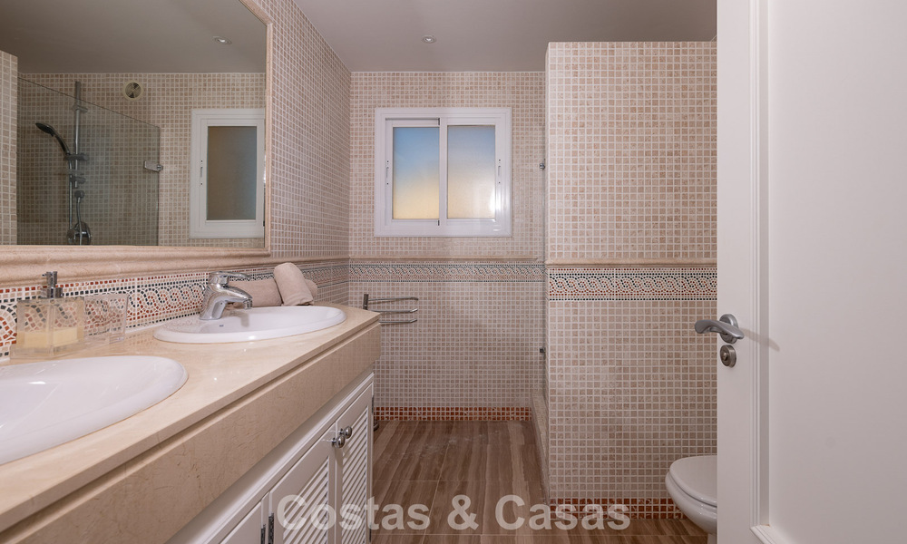 Prachtig duplex penthouse te koop, op loopafstand van voorzieningen en het strand in Elviria, Marbella 777776