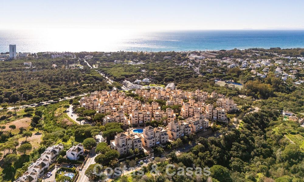 Prachtig duplex penthouse te koop, op loopafstand van voorzieningen en het strand in Elviria, Marbella 777781