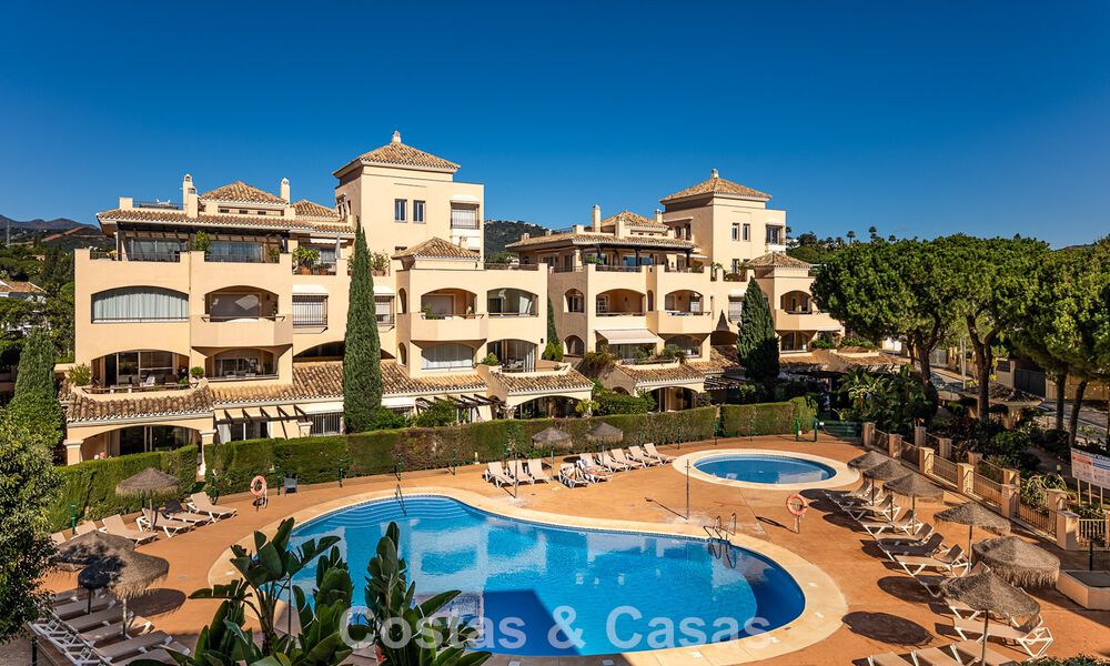 Prachtig duplex penthouse te koop, op loopafstand van voorzieningen en het strand in Elviria, Marbella 777782