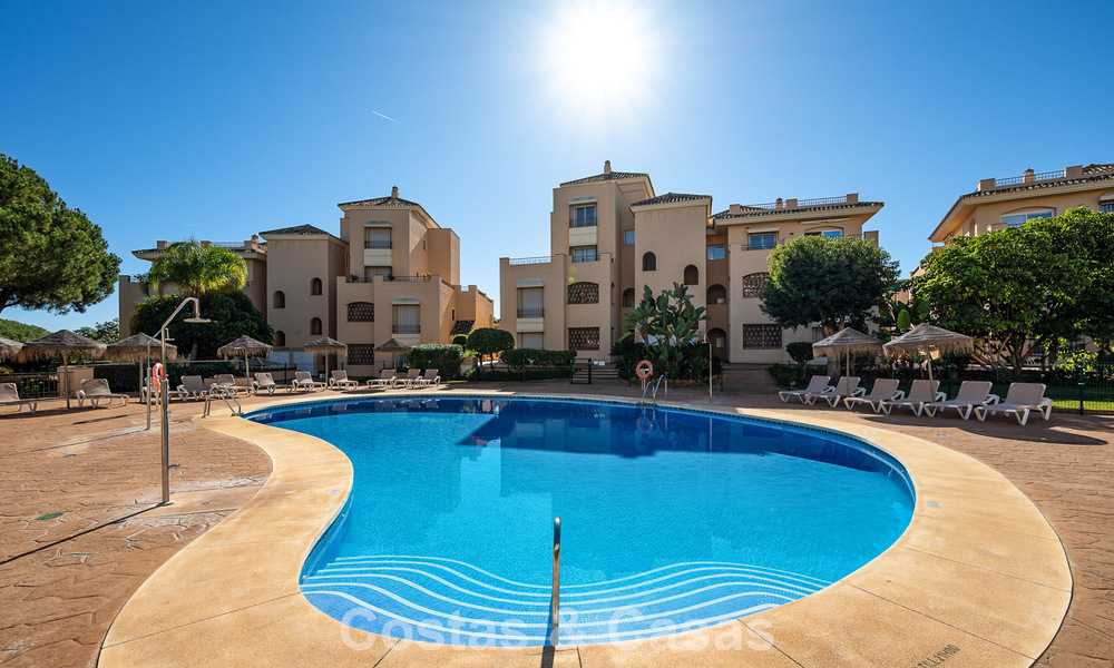 Prachtig duplex penthouse te koop, op loopafstand van voorzieningen en het strand in Elviria, Marbella 777784