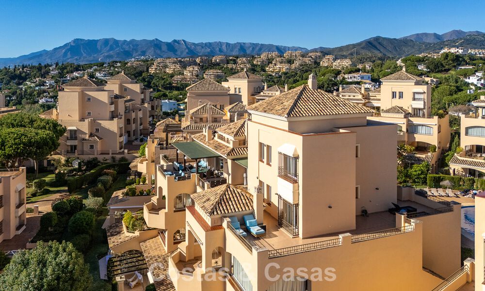 Prachtig duplex penthouse te koop, op loopafstand van voorzieningen en het strand in Elviria, Marbella 777789