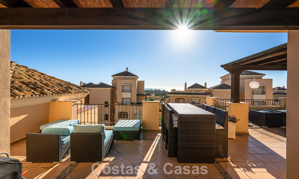 Prachtig duplex penthouse te koop, op loopafstand van voorzieningen en het strand in Elviria, Marbella 777790