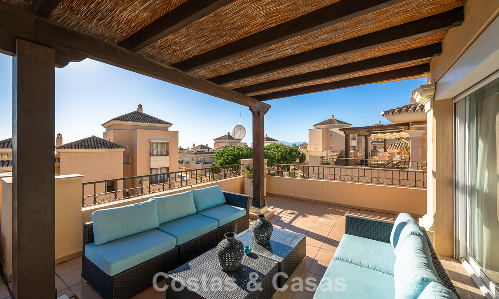 Prachtig duplex penthouse te koop, op loopafstand van voorzieningen en het strand in Elviria, Marbella 777792