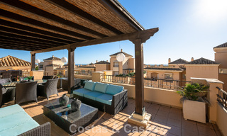 Prachtig duplex penthouse te koop, op loopafstand van voorzieningen en het strand in Elviria, Marbella 777793 