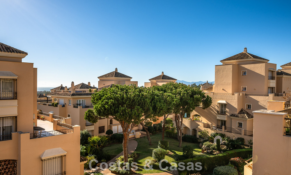 Prachtig duplex penthouse te koop, op loopafstand van voorzieningen en het strand in Elviria, Marbella 777794