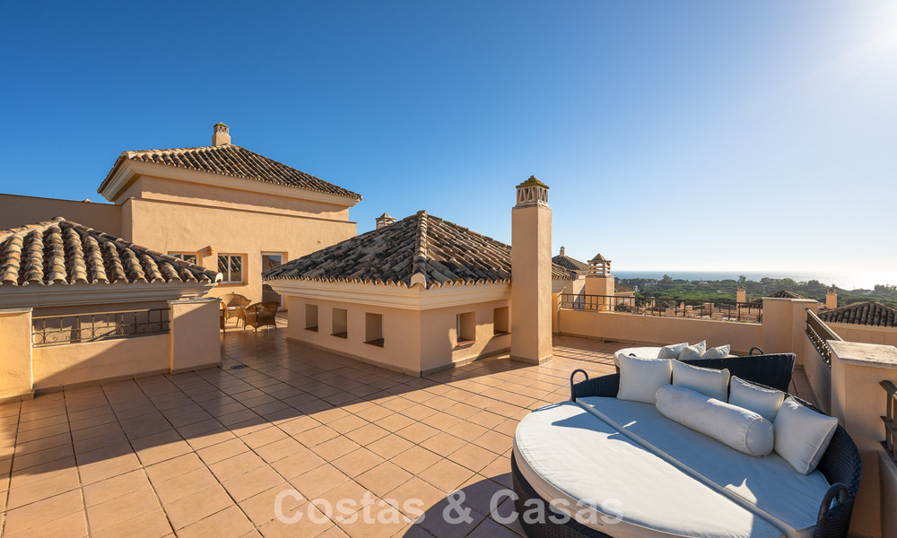 Prachtig duplex penthouse te koop, op loopafstand van voorzieningen en het strand in Elviria, Marbella 777803
