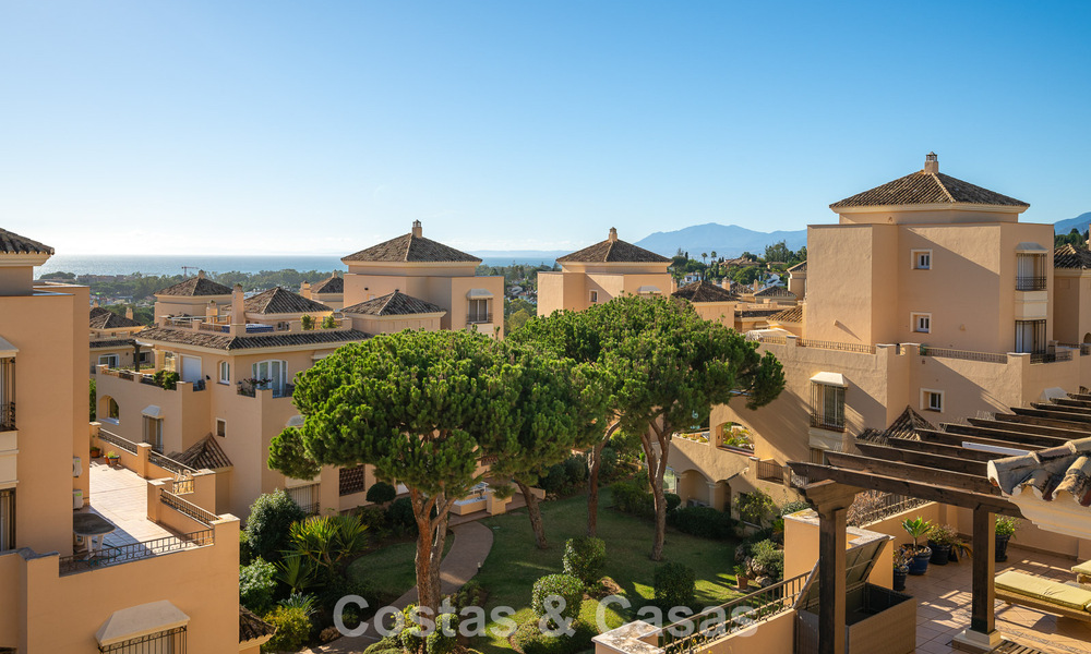 Prachtig duplex penthouse te koop, op loopafstand van voorzieningen en het strand in Elviria, Marbella 777805