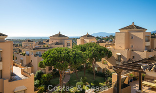 Prachtig duplex penthouse te koop, op loopafstand van voorzieningen en het strand in Elviria, Marbella 777805 