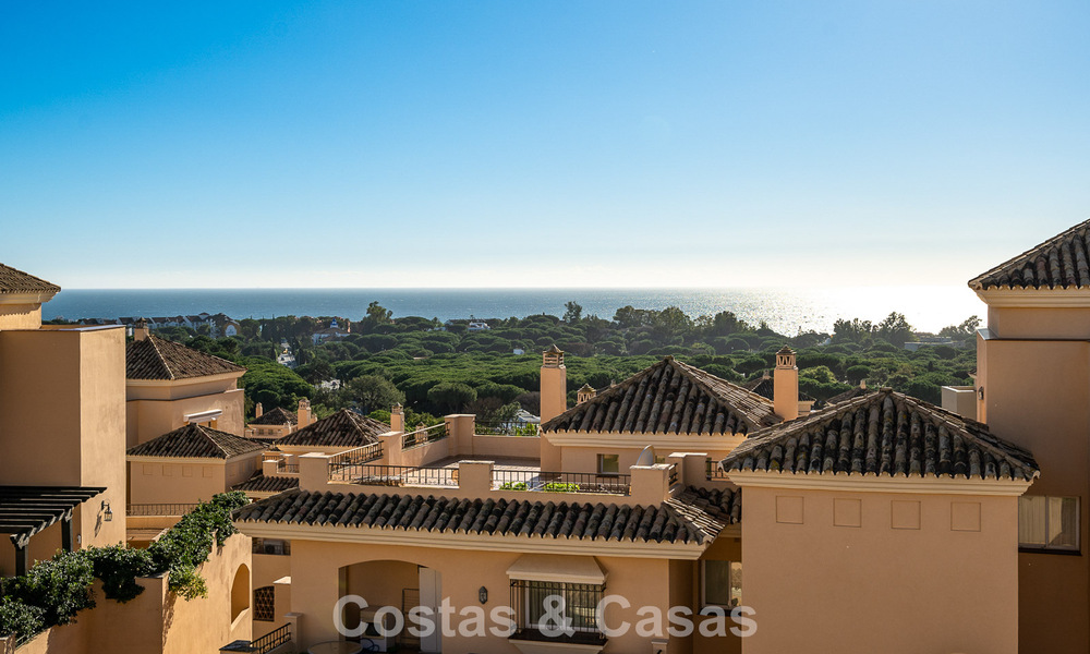 Prachtig duplex penthouse te koop, op loopafstand van voorzieningen en het strand in Elviria, Marbella 777807