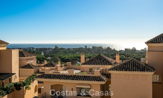 Prachtig duplex penthouse te koop, op loopafstand van voorzieningen en het strand in Elviria, Marbella 777807 