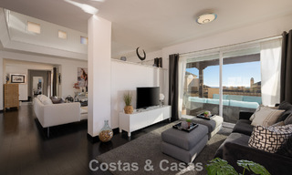 Prachtig duplex penthouse te koop, op loopafstand van voorzieningen en het strand in Elviria, Marbella 777811 