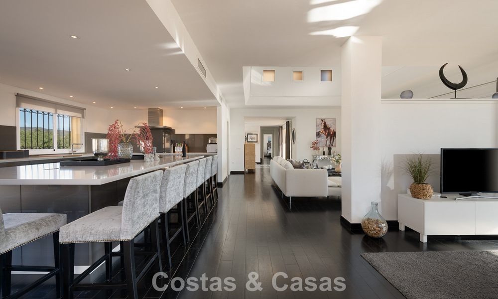 Prachtig duplex penthouse te koop, op loopafstand van voorzieningen en het strand in Elviria, Marbella 777812