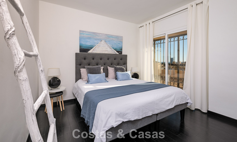 Prachtig duplex penthouse te koop, op loopafstand van voorzieningen en het strand in Elviria, Marbella 777816