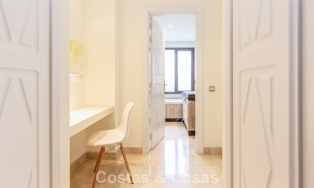 High-end appartement te koop in een gated complex in Nueva Andalucia, Marbella 777691