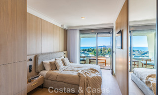 Modernistisch design schakelvilla met zeezicht te koop in een voorstaand resort in Mijas Costa, Costa del Sol 777840 