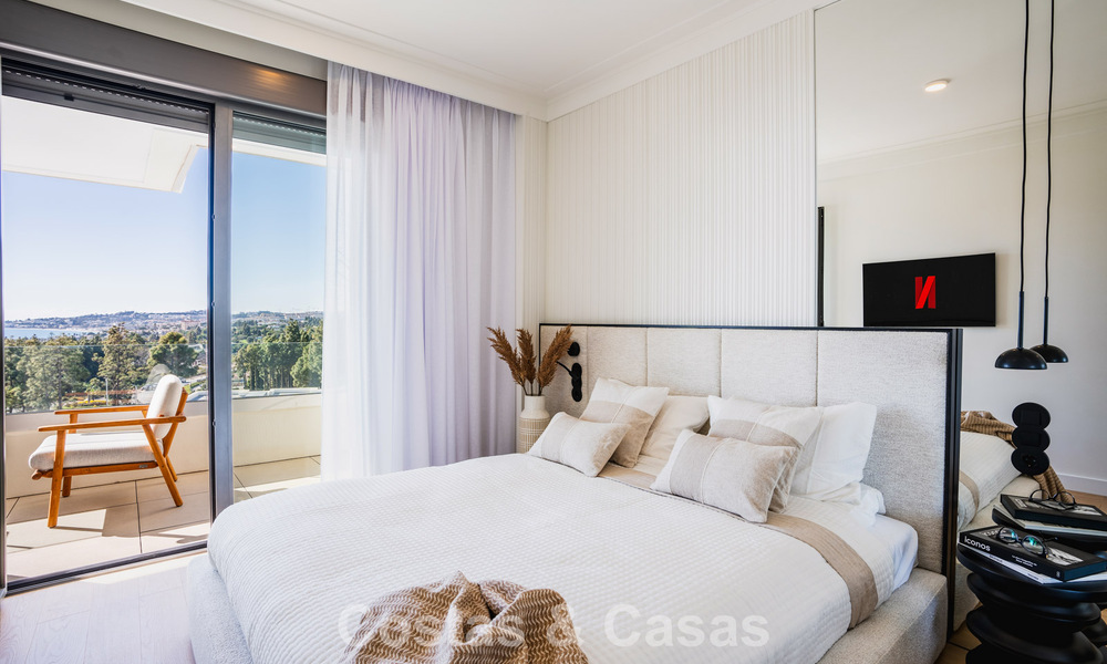 Modernistisch design schakelvilla met zeezicht te koop in een voorstaand resort in Mijas Costa, Costa del Sol 777845