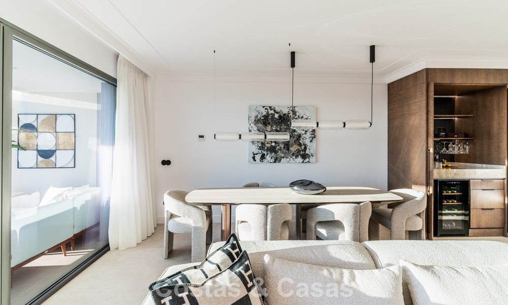 Modernistisch design schakelvilla met zeezicht te koop in een voorstaand resort in Mijas Costa, Costa del Sol 777860