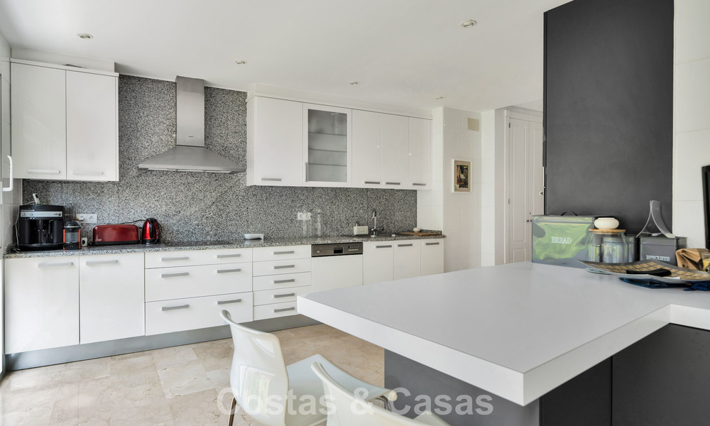 Luxueus duplex penthouse met privézwembad te koop in Nueva Andalucia’s golfvallei, Marbella 777891